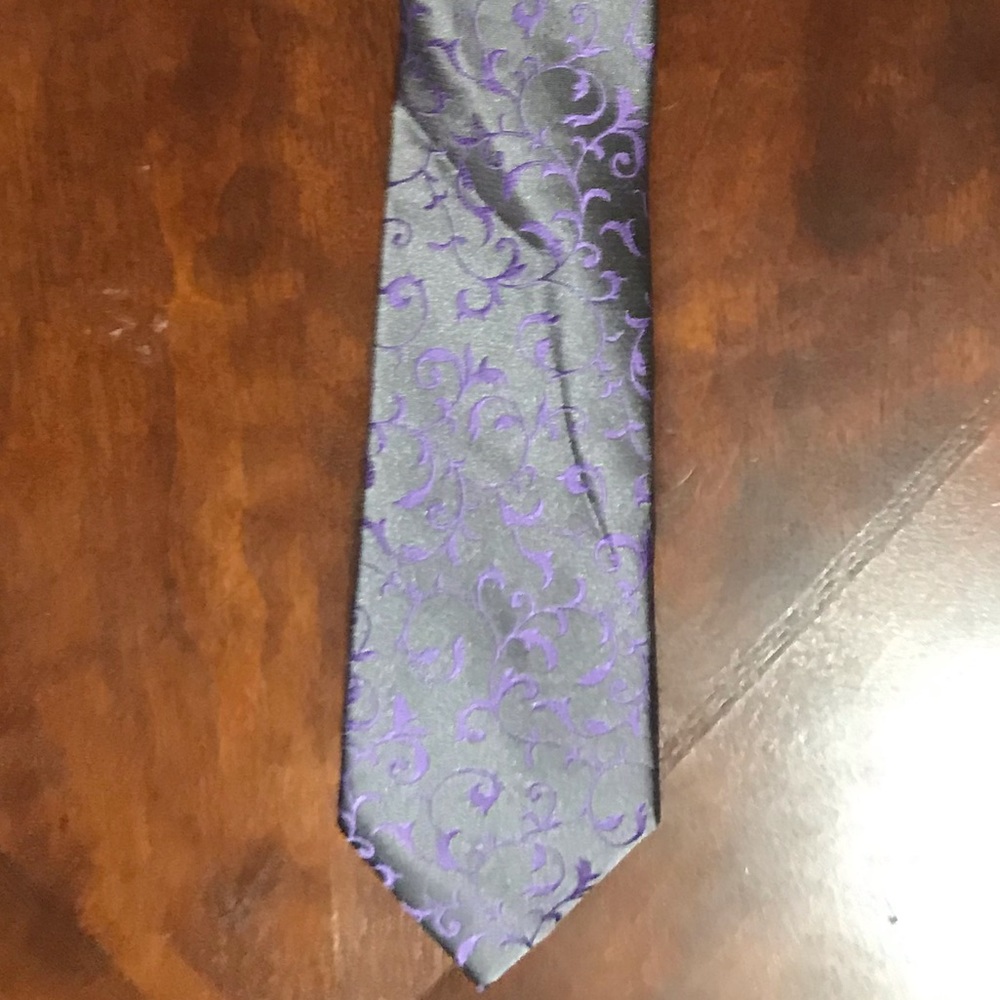 APT 9 Tie